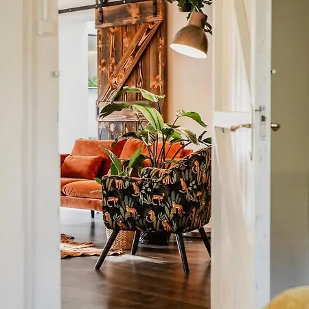 Planty - With Bath Tub * Halle