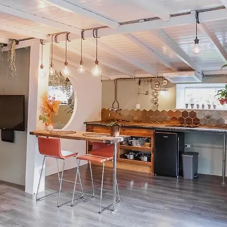 Planty - With Bath Tub Hébergement de vacances *