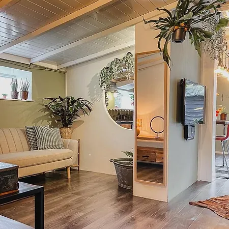 Planty - With Bath Tub Halle