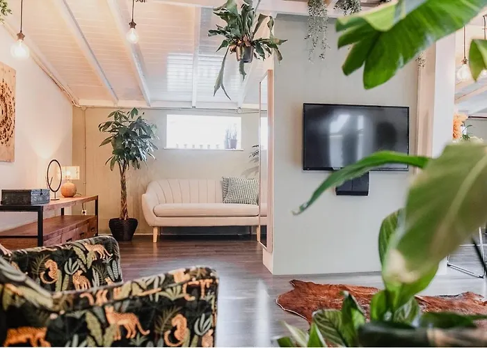 Planty - With Bath Tub * Halle