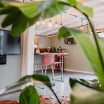 Planty - With Bath Tub Vakantiehuis