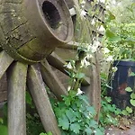 Planty - With Bath Tub Vakantiehuis Halle