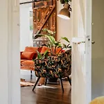Planty - With Bath Tub * Halle