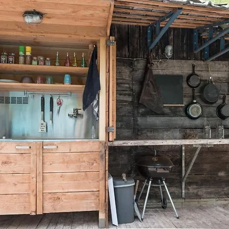 Planty - With Bath Tub Галле