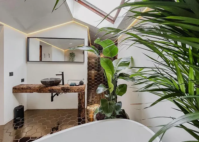 Planty - With Bath Tub